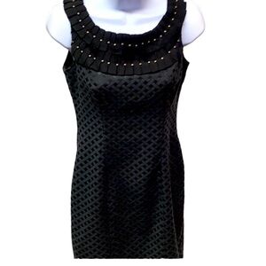 Maggy London Textured Grograin Ribbon Studs